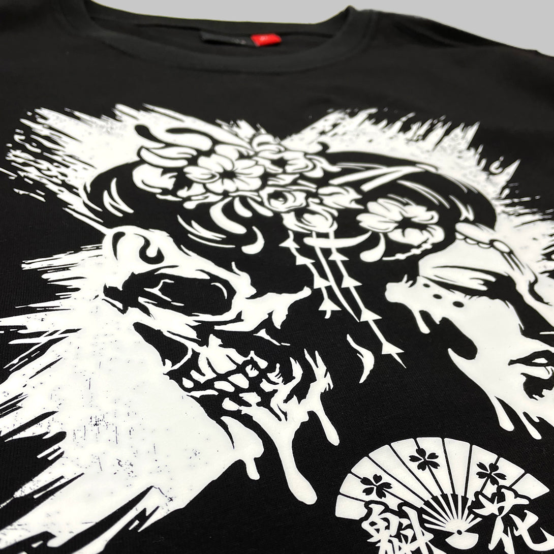 Oiran X Temptation - a close-up of the design that combines oiran with a skull printed on the Japanese style black heavyweight T-shirt-1